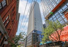 88 Queen Street 815, Toronto, ON M5C 0B6