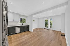 20 Alcina Avenue Main, Toronto, ON M6G 2E8