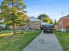 19 Wigan Crescent, Toronto, ON M3H 3A3