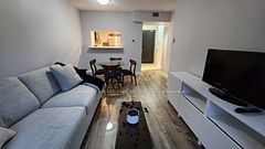 7 Broadway Avenue 211, Toronto, ON M4P 3C5
