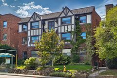 1648 Bathurst Street 5, Toronto, ON M5P 3J7