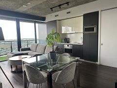 170 Bayview Avenue 2407, Toronto, ON M5A 0M4