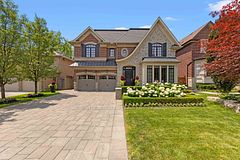 4 Community Circle, Toronto, ON M2R 1W5