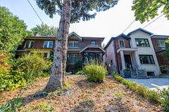 15 Mcnairn Avenue, Toronto, ON M5M 2H4