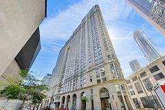 25 The Esplanade 2313, Toronto, ON M5E 1W5