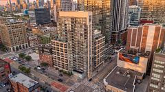438 King Street W 1404, Toronto, ON M5V 3T9