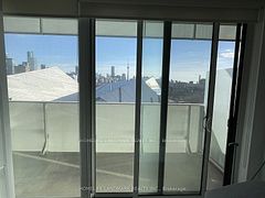200 Bloor Street W 1004, Toronto, ON M5S 1T8