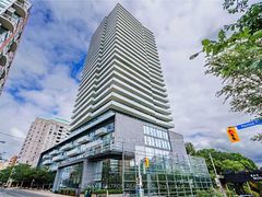 1815 Yonge Street 1006, Toronto, ON M4T 2A4