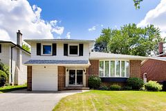 22 Crossbow Crescent, Toronto, ON M2J 3M4