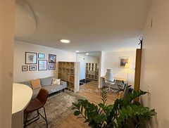 105 McCaul Street 704, Toronto, ON M5T 2X4