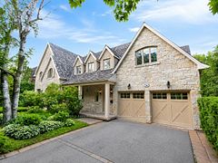 14 St Margarets Drive, Toronto, ON M4N 3E5