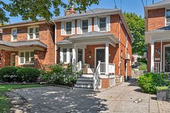 132 Cranbrooke Avenue, Toronto, ON M5M 1M5