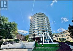 44 Walmer Road 401, Toronto, ON M5R 2X5