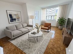 88 Wellesley Street E 408, Toronto, ON M4Y 1H4