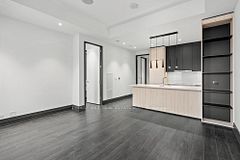 2 Avenue Road 1304, Toronto, ON M5R 0C6
