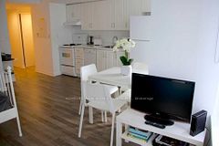 210 Victoria Street 909, Toronto, ON M5B 2R3