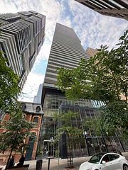 15 Grenville Street 1011, Toronto, ON M4Y 1A1