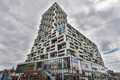 8 Hillsdale Avenue E 744, Toronto, ON M4S 1T5