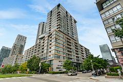 10 Capreol Court 1007, Toronto, ON M5V 4A5
