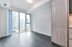400 King Street W 2015, Toronto, ON M5V 0X8