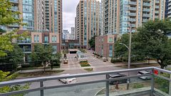 21 Olive Avenue TH201, Toronto, ON M2N 4N4