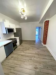 293 Euclid Avenue 202, Toronto, ON M6J 2K1
