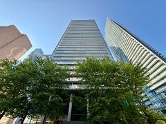 37 Grosvenor Street 2601, Toronto, ON M4Y 3G5