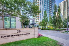 30 Harrison Garden Boulevard 511, Toronto, ON M2N 7A9