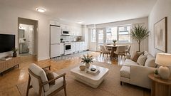95 Lawton Boulevard 608, Toronto, ON M4V 1Z8