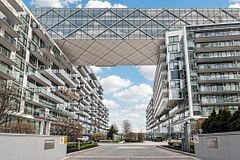 39 Queens Quay 328, Toronto, ON M5E 0A4