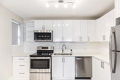 82 Maitland Street 1, Toronto, ON M4Y 1E4