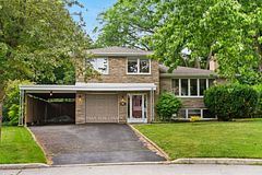 17 Greenyards Drive, Toronto, ON M2M 2R7