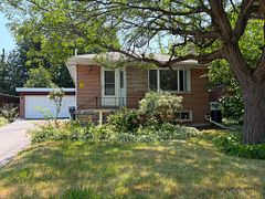 359 Patricia Avenue Main, Toronto, ON M2R 2M8