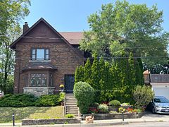 458A Oriole Parkway Lower, Toronto, ON M5P 2H8
