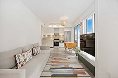 251 Jarvis Street 1725, Toronto, ON M5B 0C3