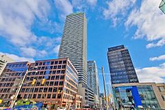 2221 Yonge Street 4210, Toronto, ON M4S 0B8