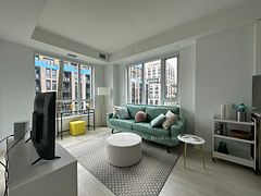 223 St Clair Avenue W 215, Toronto, ON M4V 1R3