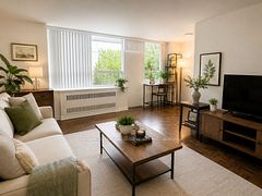 103 Avenue Road 706, Toronto, ON M5R 2G9