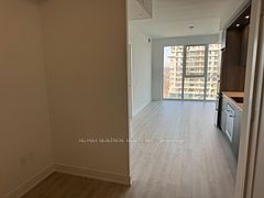 30 Inn On The Park Drive 3701, Toronto, ON M3C 0P8