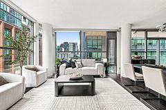 25 Oxley Street 611, Toronto, ON M5V 2J5