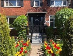 274 Rumsey Road Side, Toronto, ON M4G 1R2