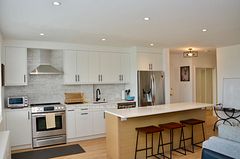 219 Wilson Avenue 404, Toronto, ON M5M 3B2