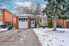 451 Kenneth Avenue Main, Toronto, ON M2N 4W4