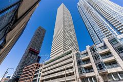 2221 Yonge Street 5003, Toronto, ON M4S 2B4