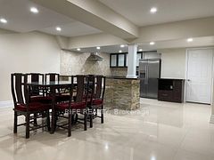 48 Transwell Avenue, Toronto, ON M2R 2J4
