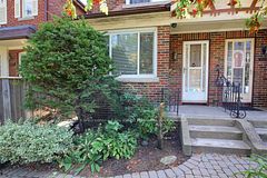 301 Davisville Avenue, Toronto, ON M4S 1H1
