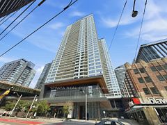 19 Bathurst Street 4111, Toronto, ON M5V 0N2