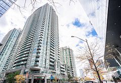 30 Grand Trunk Crescent W 2001, Toronto, ON M5J 3A4