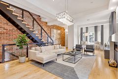 156 Argyle Street, Toronto, ON M6J 1P1