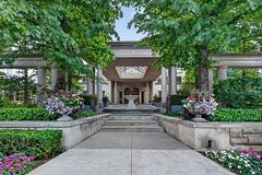 80 Harrison Garden Boulevard 2219, Toronto, ON M2N 7E3
